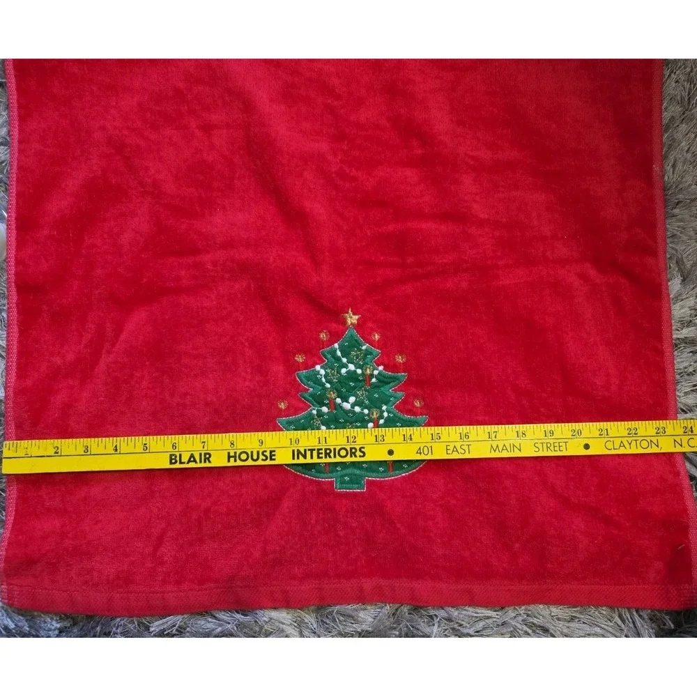 Vintage R.A. Briggs Christmas Towel Set – Bath Towel + Hand Towel – Embroidered